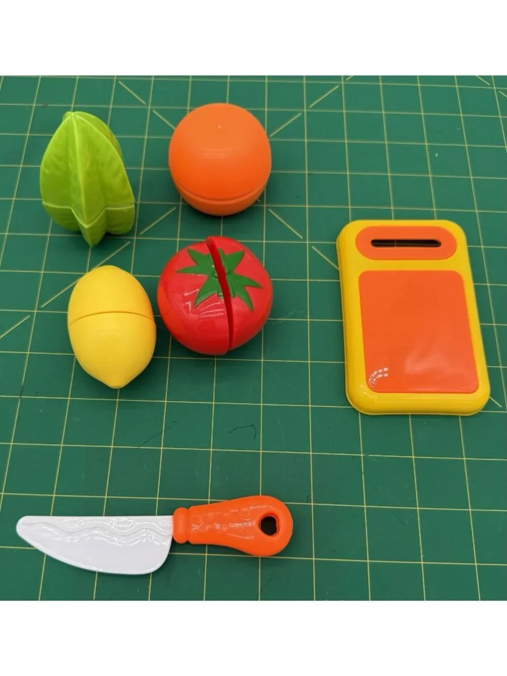 Play Pretend Food Slicing With Cutting Board And Knife